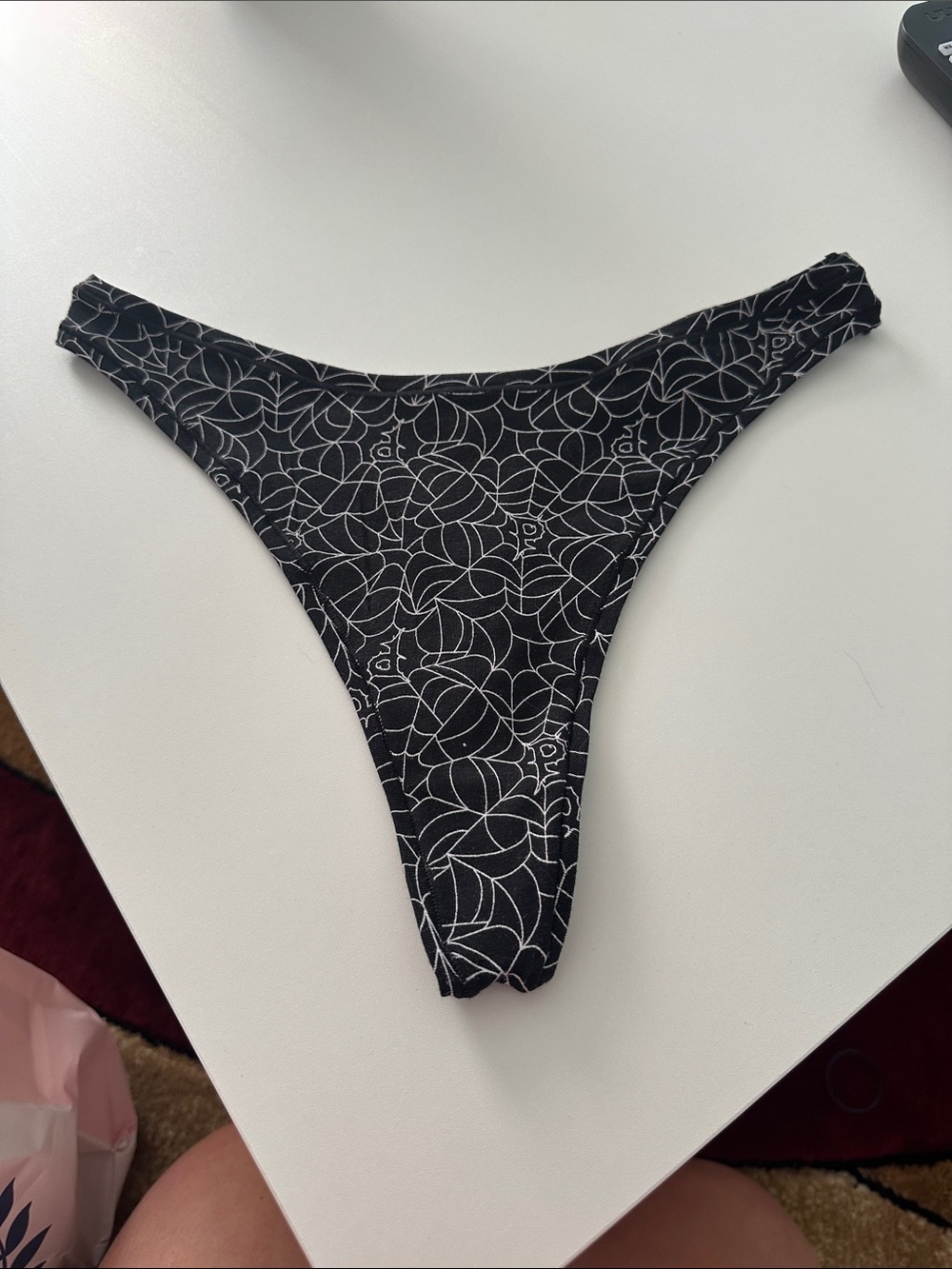 M Thong